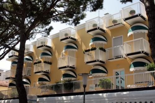 Hotel Grottamare Лидо-ди-Езоло Экстерьер фото